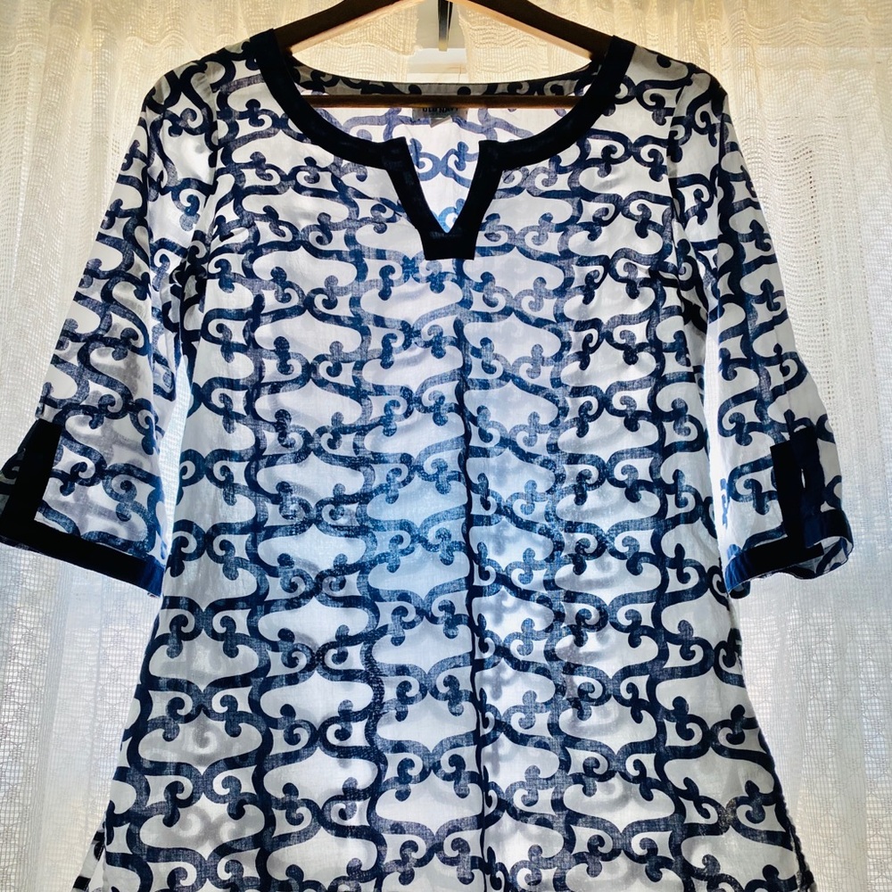 Old Navy white print tunic blouse